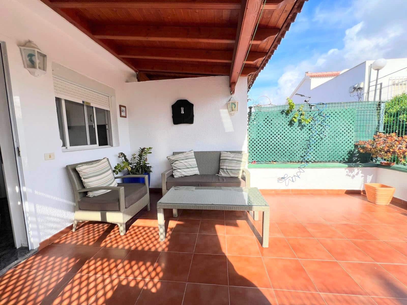 2 sovrum Bungalow att hyra i Sonneland med pool garage - 1 200 € (Ref: 9825377)