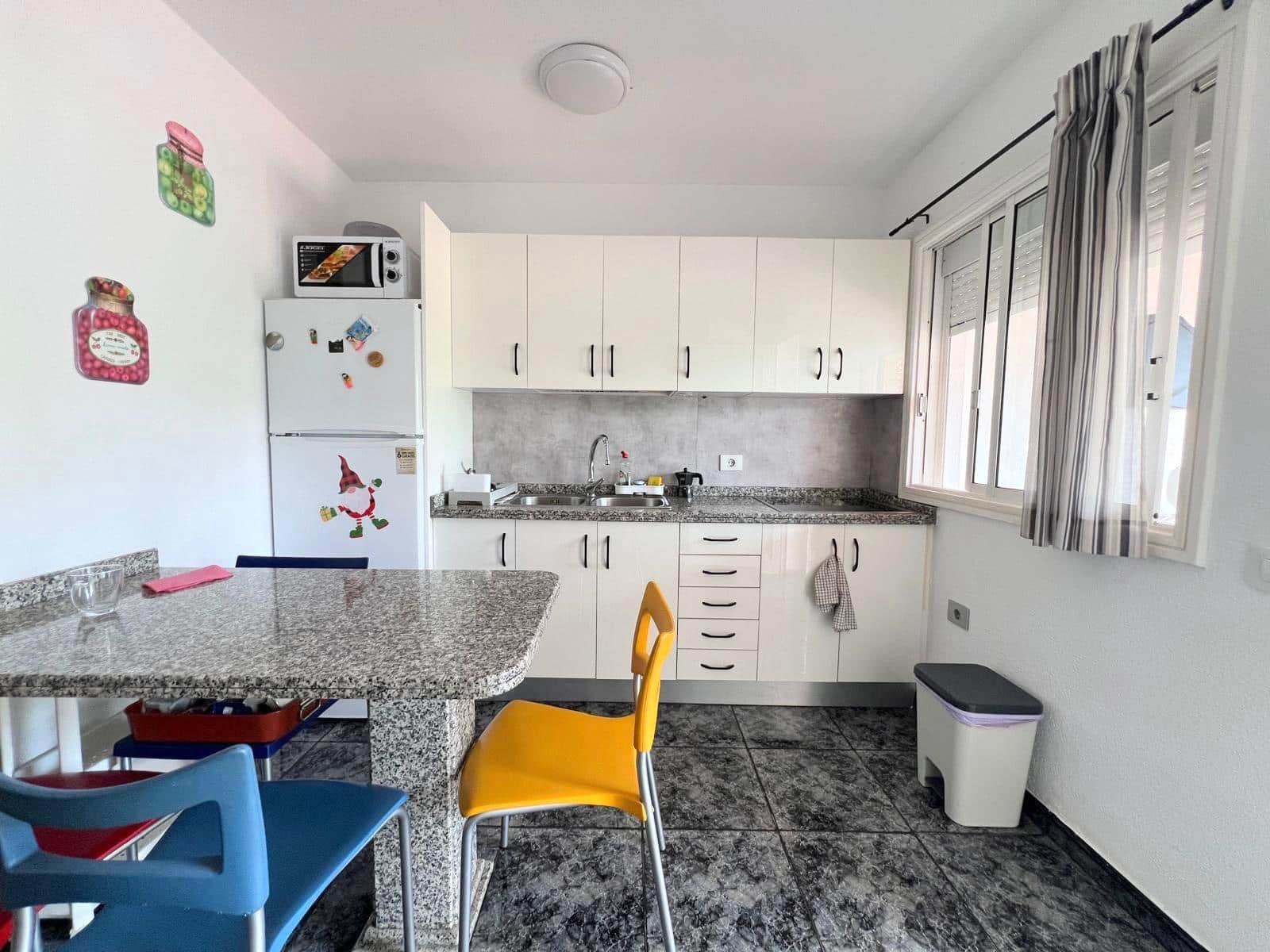 2 sovrum Bungalow att hyra i Sonneland med pool garage - 1 200 € (Ref: 9825377)