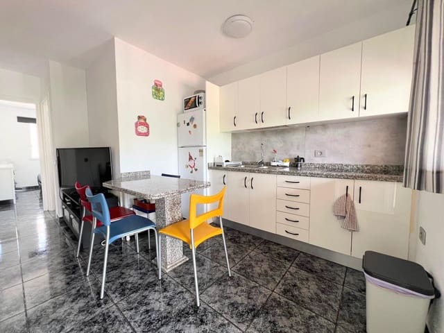2 quarto Bungalow para arrendar em Sonneland, San Bartolomé de Tirajana com piscina garagem - 1 200 € (Ref: 9825377)