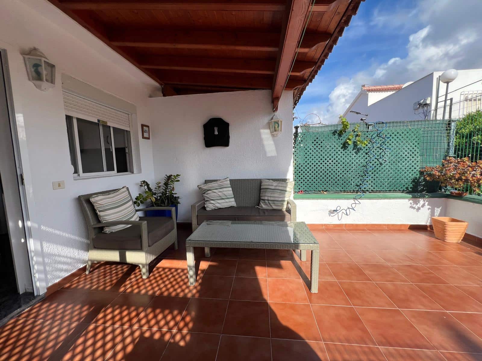 2 sovrum Bungalow att hyra i Sonneland med pool garage - 1 200 € (Ref: 9825377)