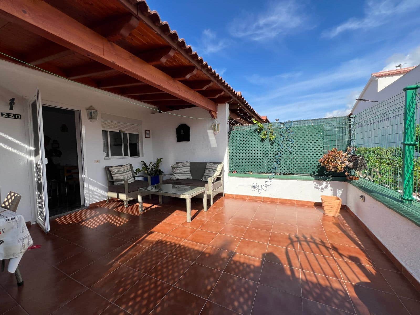 2 sovrum Bungalow att hyra i Sonneland med pool garage - 1 200 € (Ref: 9825377)