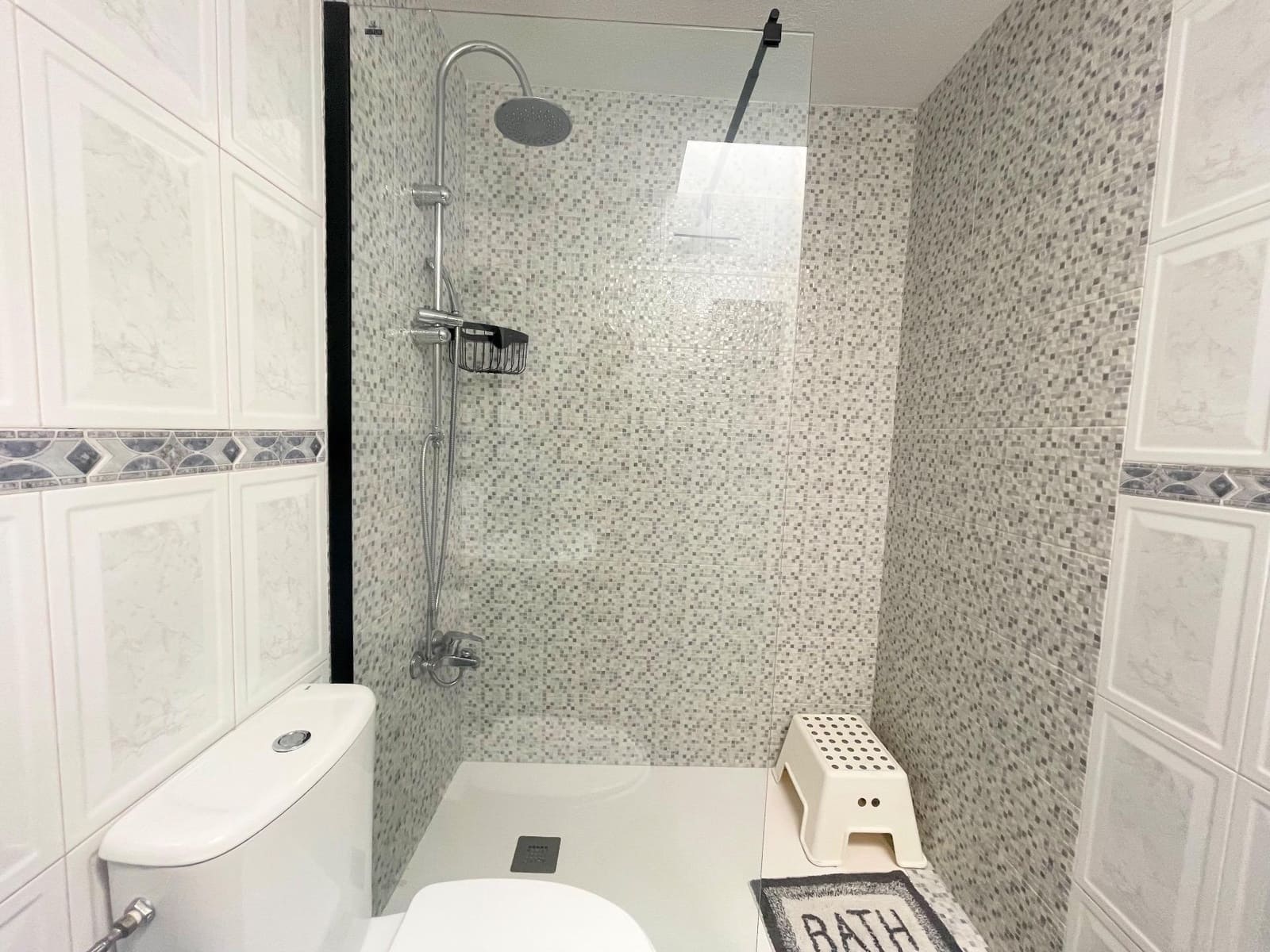 2 sovrum Bungalow att hyra i Sonneland med pool garage - 1 200 € (Ref: 9825377)