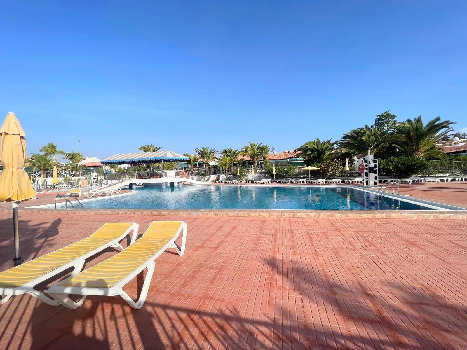 2 bedroom Bungalow for rent in Sonneland with pool garage - € 1,200 (Ref: 9825377)