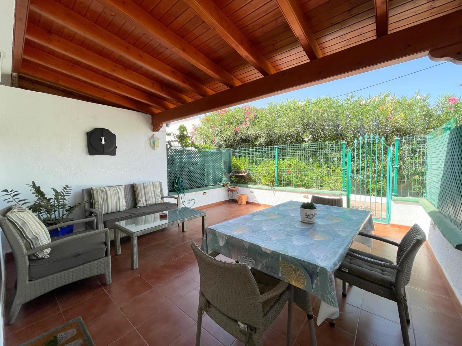 2 bedroom Bungalow for rent in Sonneland with pool garage - € 1,200 (Ref: 9825377)