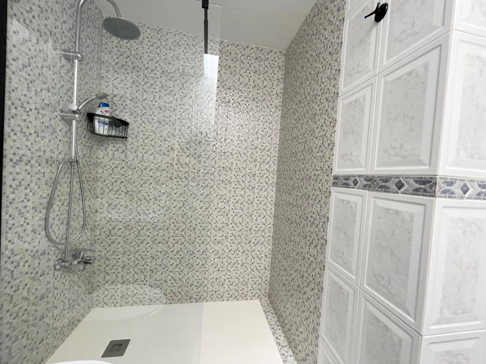 2 bedroom Bungalow for rent in Sonneland with pool garage - € 1,200 (Ref: 9825377)