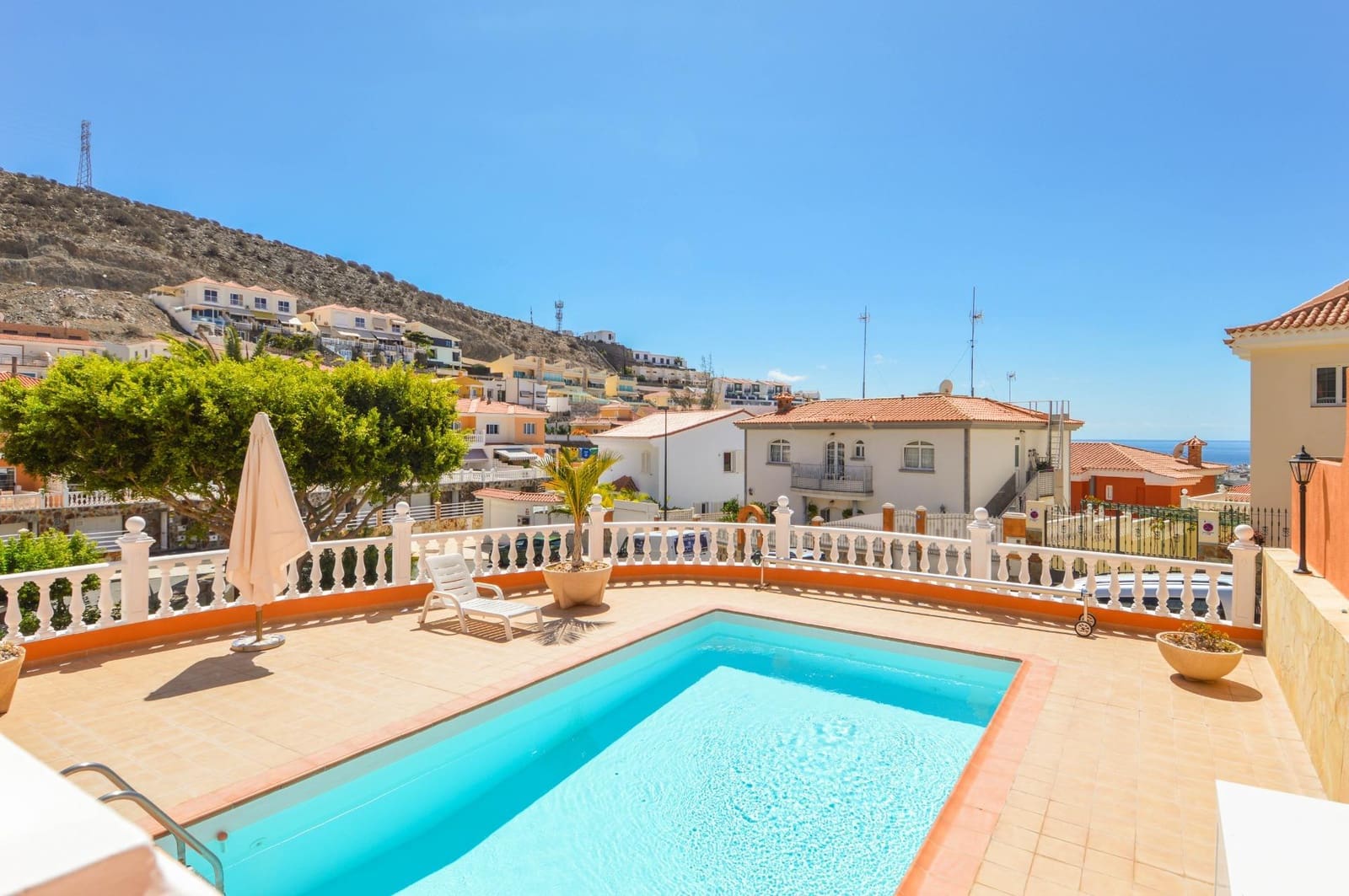 2 bedroom Apartment for rent in Mogan with pool - € 1,830 (Ref: 9839366)