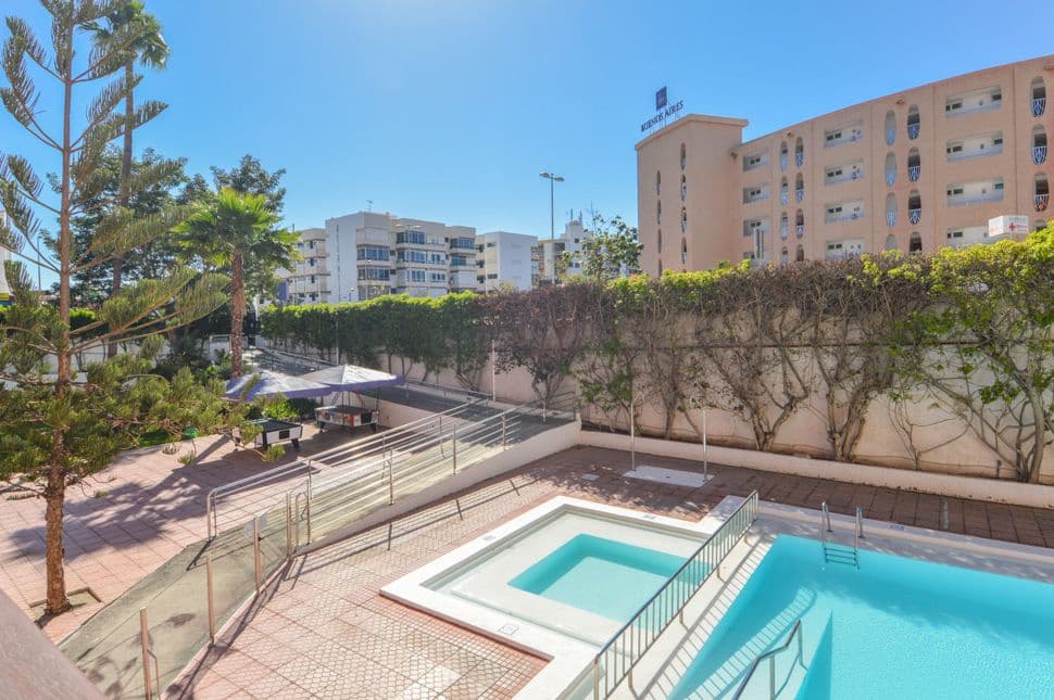 1 bedroom Apartment for rent in Playa del Ingles with pool - € 900 (Ref: 9851883)