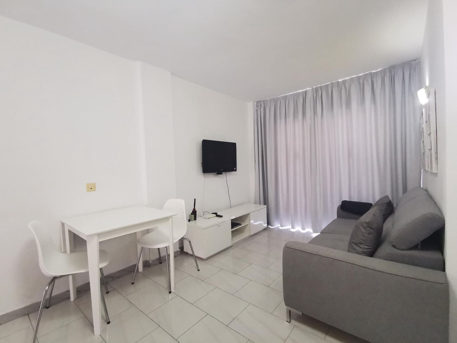 1 bedroom Apartment for rent in Playa del Ingles with pool - € 900 (Ref: 9851883)