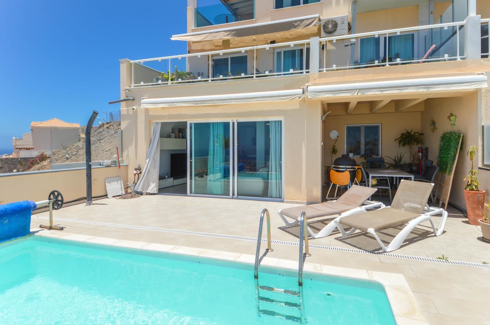 3 bedroom Apartment for sale in Arguineguin with pool - € 485,000 (Ref: 9882014)