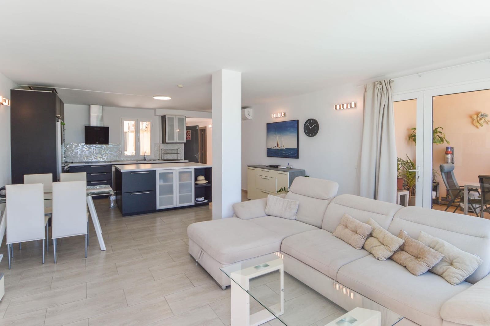 3 bedroom Apartment for sale in Arguineguin with pool - € 485,000 (Ref: 9882014)