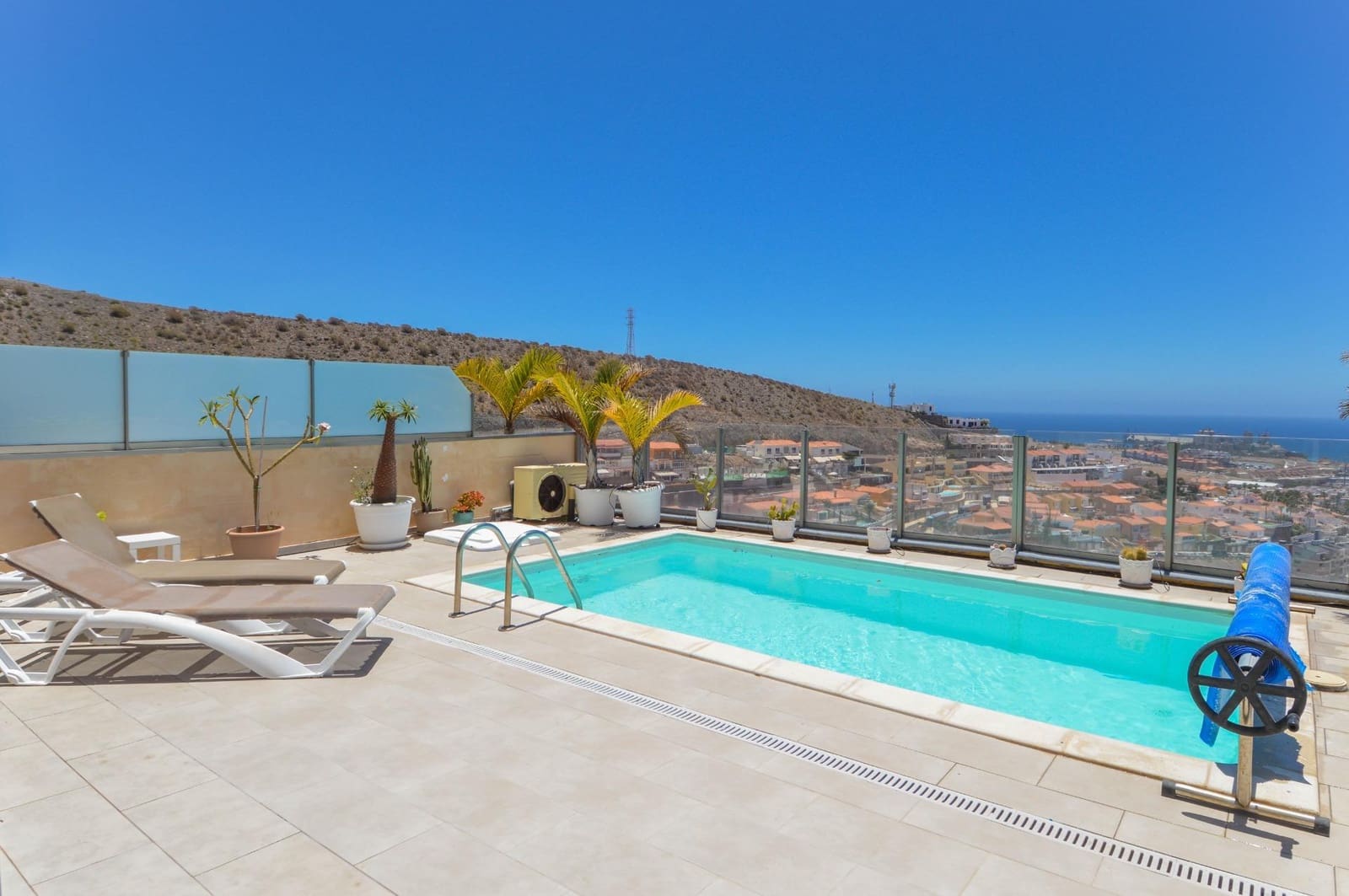 3 bedroom Apartment for sale in Arguineguin with pool - € 485,000 (Ref: 9882014)