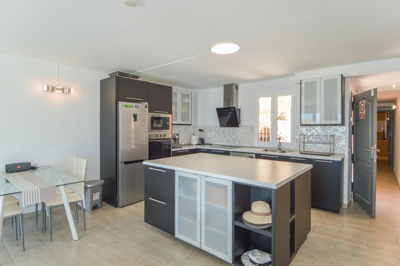 3 bedroom Apartment for sale in Arguineguin with pool - € 485,000 (Ref: 9882014)