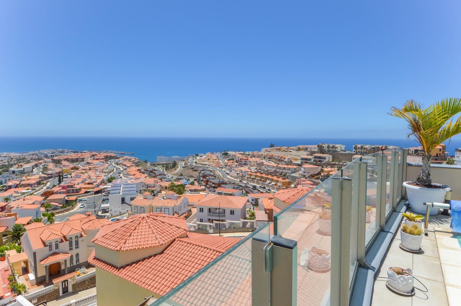3 bedroom Apartment for sale in Arguineguin with pool - € 485,000 (Ref: 9882014)
