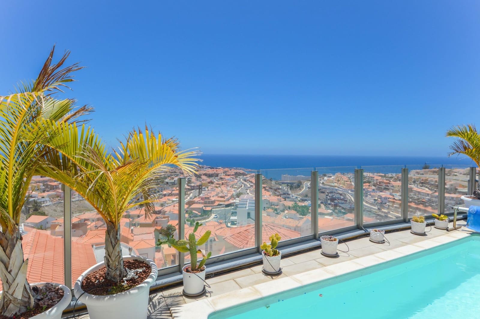 3 bedroom Apartment for sale in Arguineguin with pool - € 485,000 (Ref: 9882014)