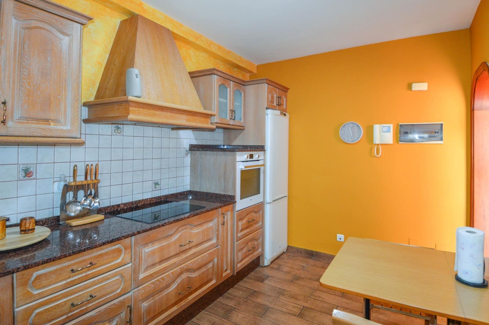 3 sovrum Lägenhet att hyra i Mogan med garage - 1 400 € (Ref: 9908108)