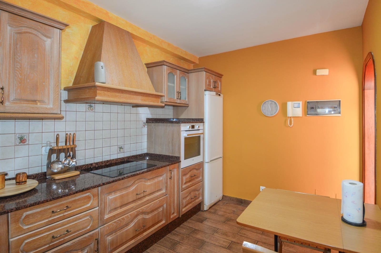 3 sovrum Lägenhet att hyra i Mogan med garage - 1 400 € (Ref: 9908108)
