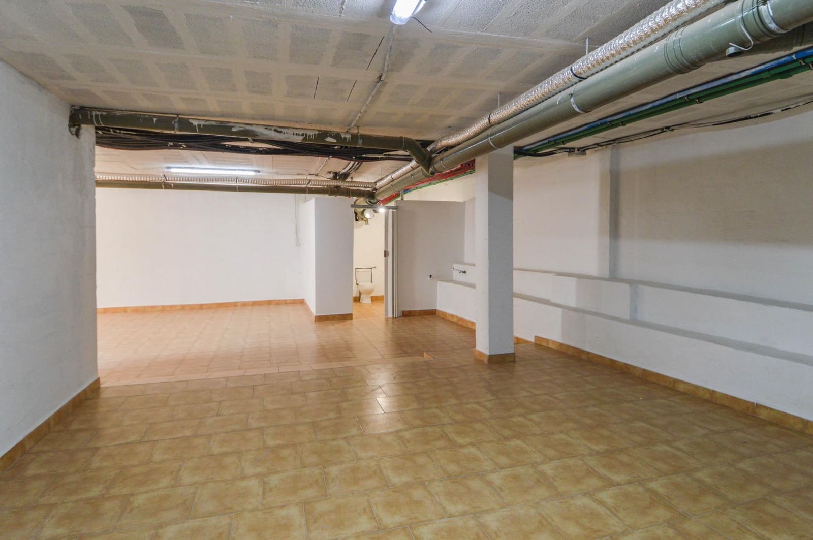 Kommersiell til leie i Mogan med svømmebasseng - € 1 800 (Ref: 9913270)