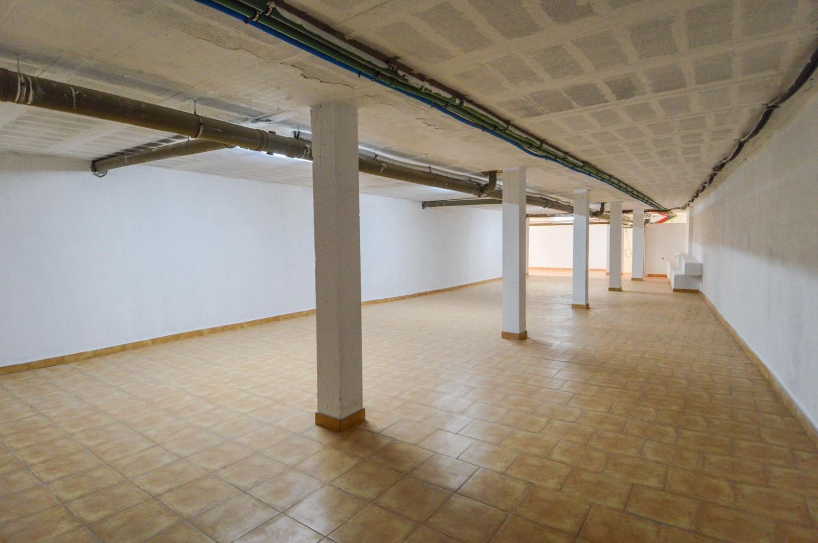 Kommersiell til leie i Mogan med svømmebasseng - € 1 800 (Ref: 9913270)