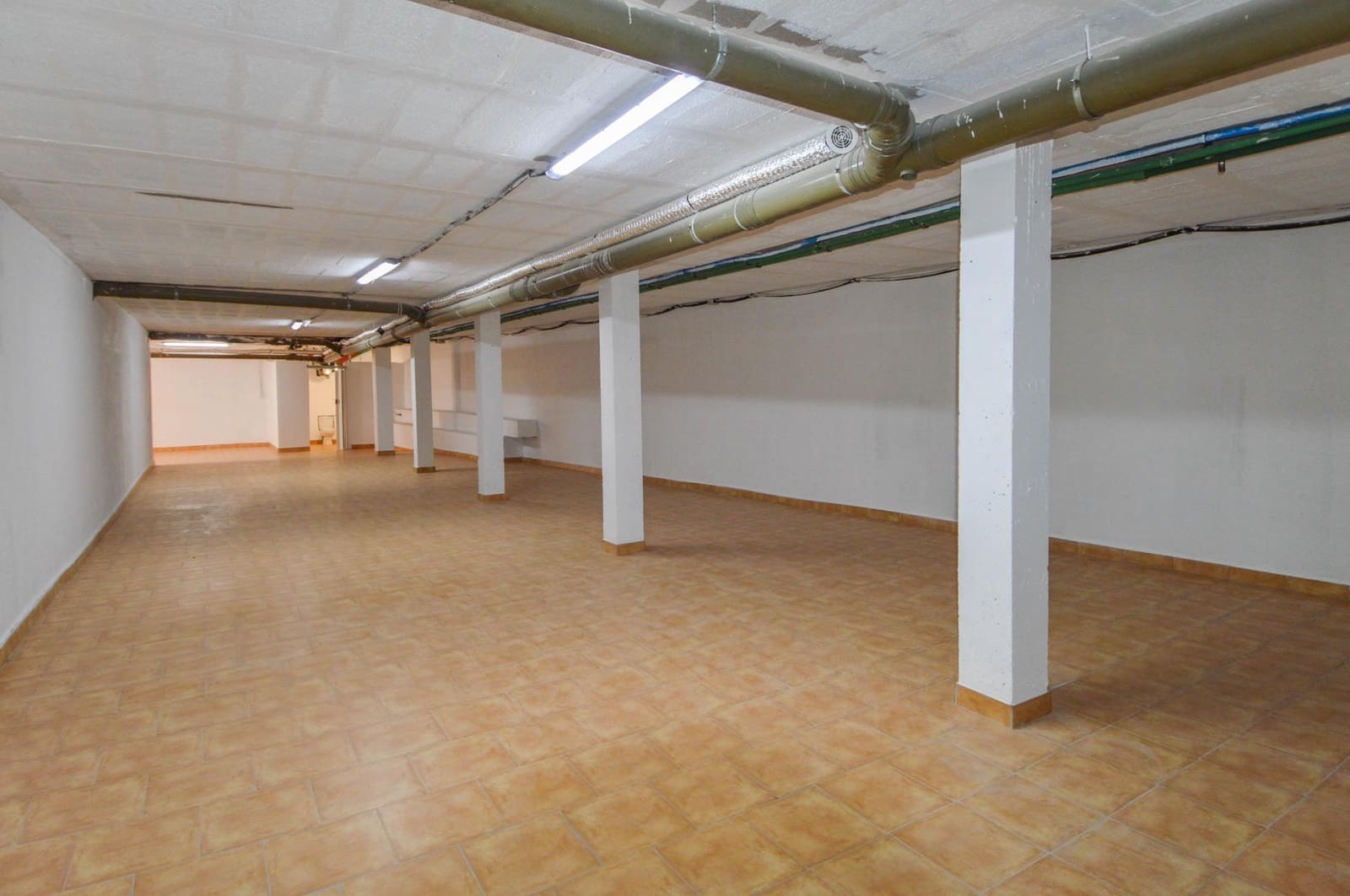 Kommersiell til leie i Mogan med svømmebasseng - € 1 800 (Ref: 9913270)