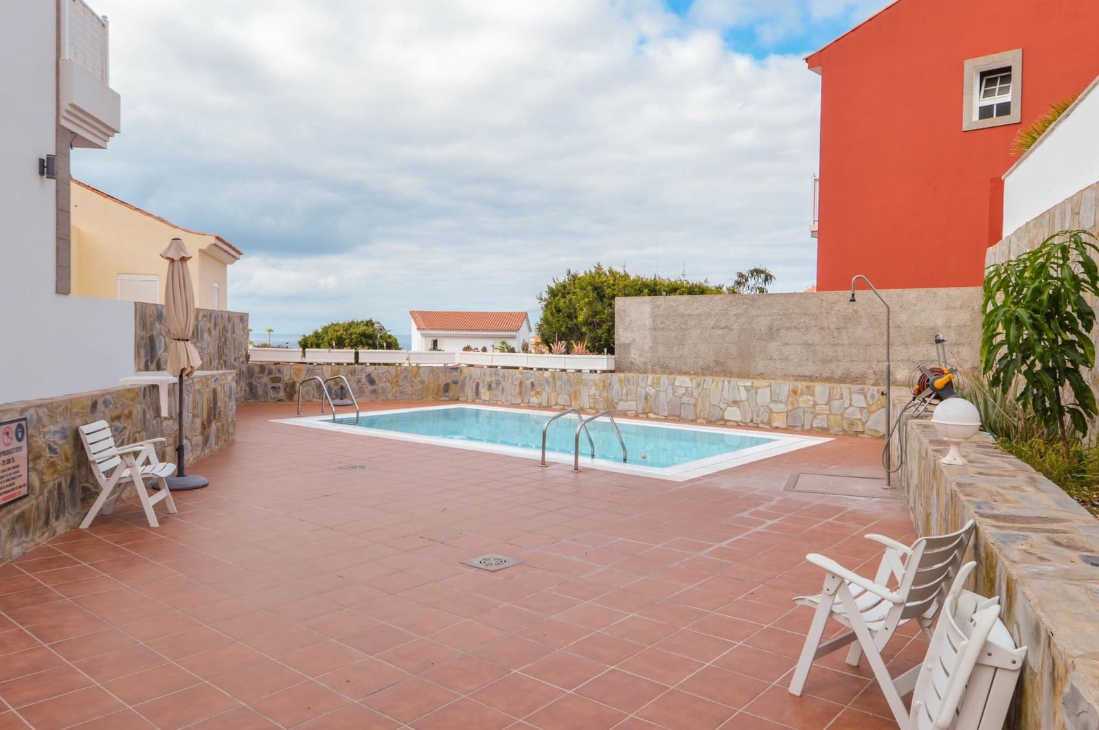 Commercial for sale in Mogan with pool - € 169,000 (Ref: 9913272)