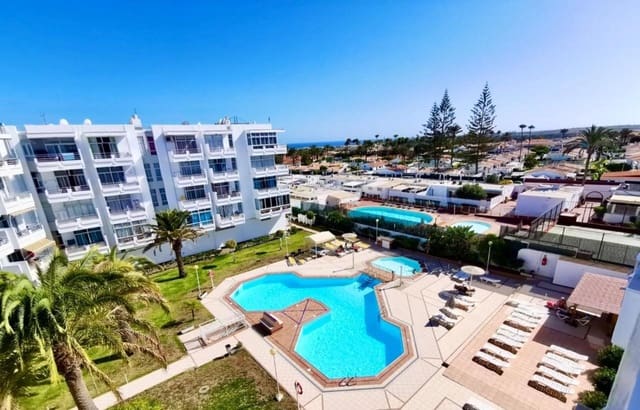 2 bedroom Apartment for rent in Playa del Inglés, San Bartolomé de Tirajana with pool - € 1,300 (Ref: 9940067)