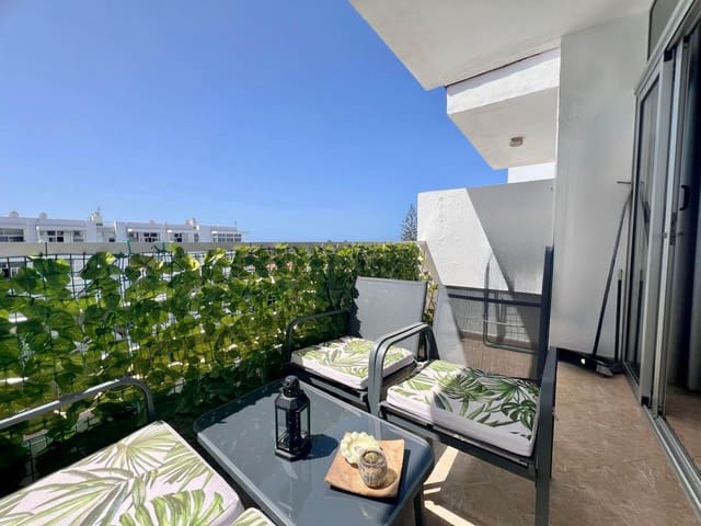 2 bedroom Apartment for rent in Playa del Inglés, San Bartolomé de Tirajana with pool - € 1,300 (Ref: 9940067)