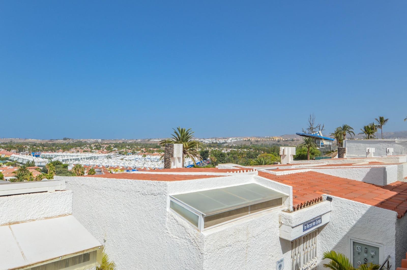 2 bedroom Villa for sale in Playa del Ingles with garage - € 799,000 (Ref: 9949891)