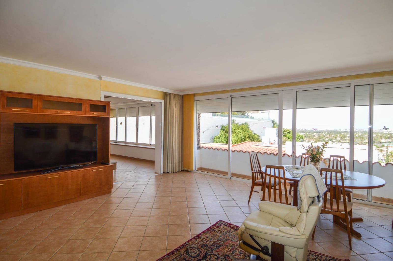 2 bedroom Villa for sale in Playa del Ingles with garage - € 799,000 (Ref: 9949891)