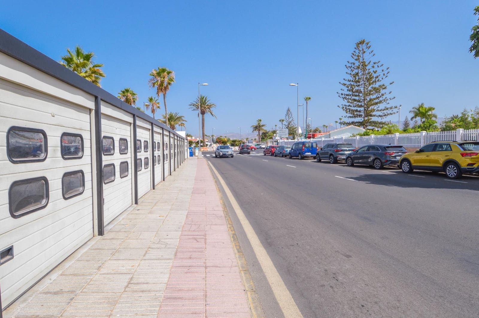 2 bedroom Villa for sale in Playa del Ingles with garage - € 799,000 (Ref: 9949891)