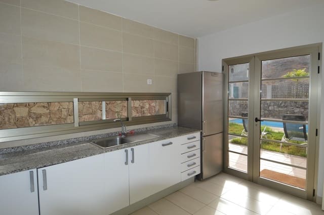 4 sypialnia Willa do wynajęcia w Mogán z basenem garażem - 2 200 € (Ref: 9970725)