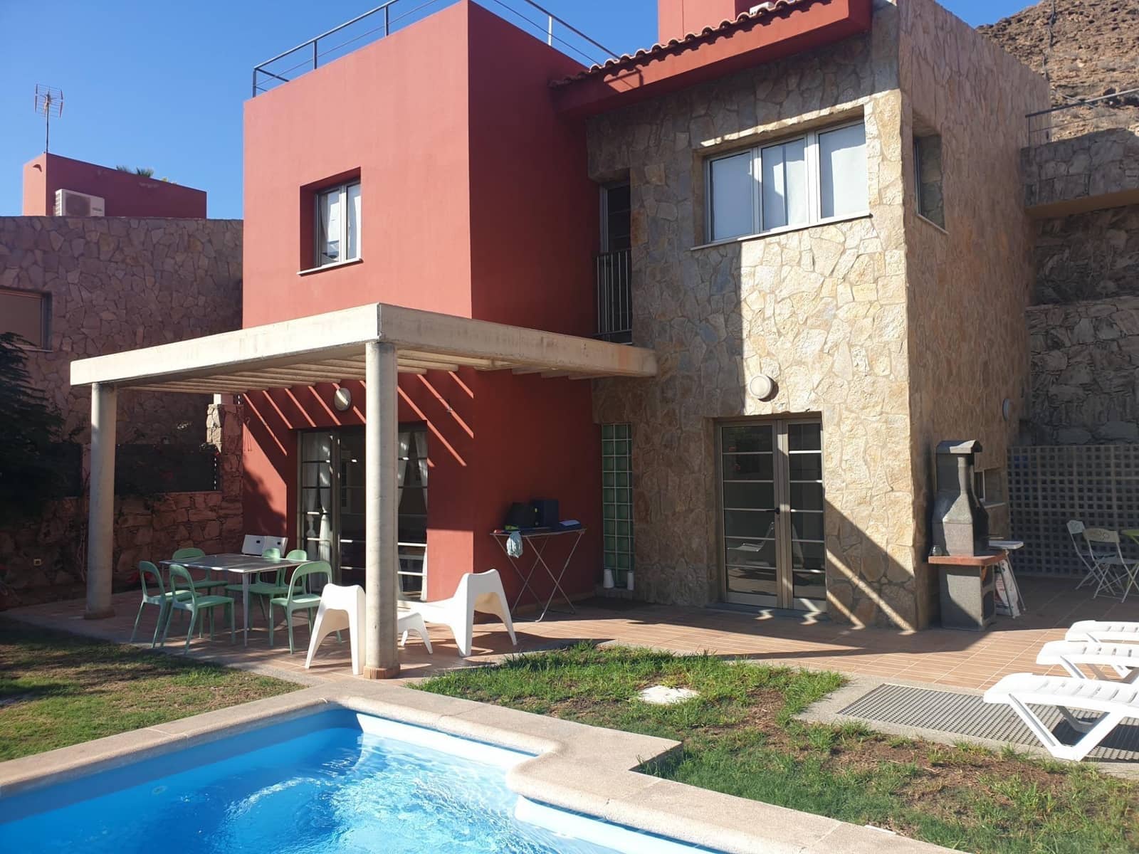 4 bedroom Villa for rent in Mogan with pool garage - € 2,200 (Ref: 9970725)