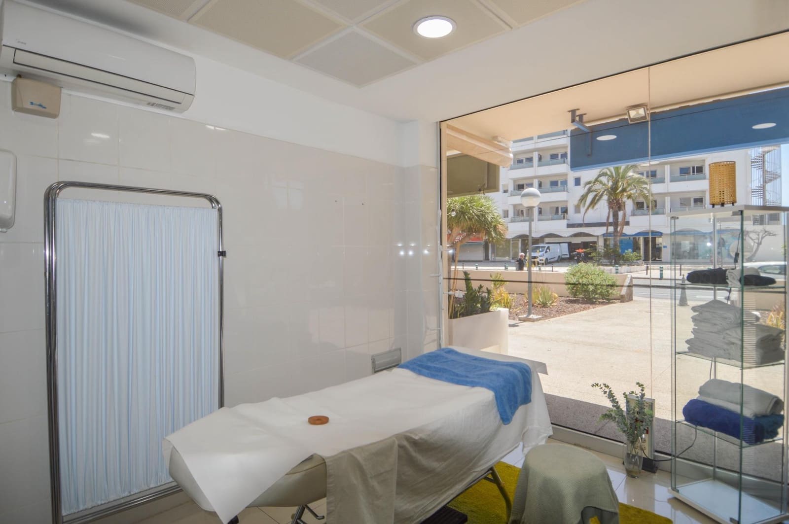 Commercial for rent in Playa del Ingles - € 2,600 (Ref: 9975537)