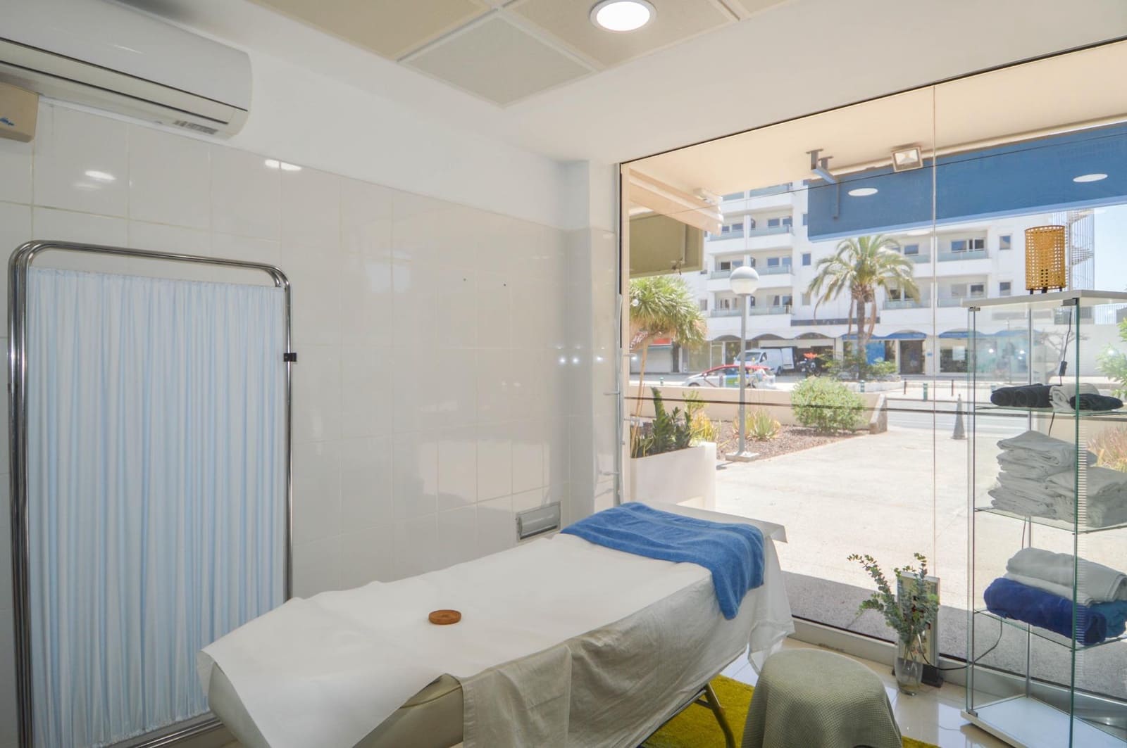 Commercial for rent in Playa del Ingles - € 2,600 (Ref: 9975537)