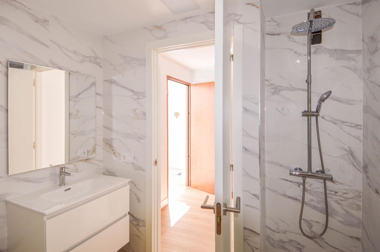 1 sypialnia Apartament na sprzedaż w San Bartolome de Tirajana z basenem - 265 000 € (Ref: 9978972)