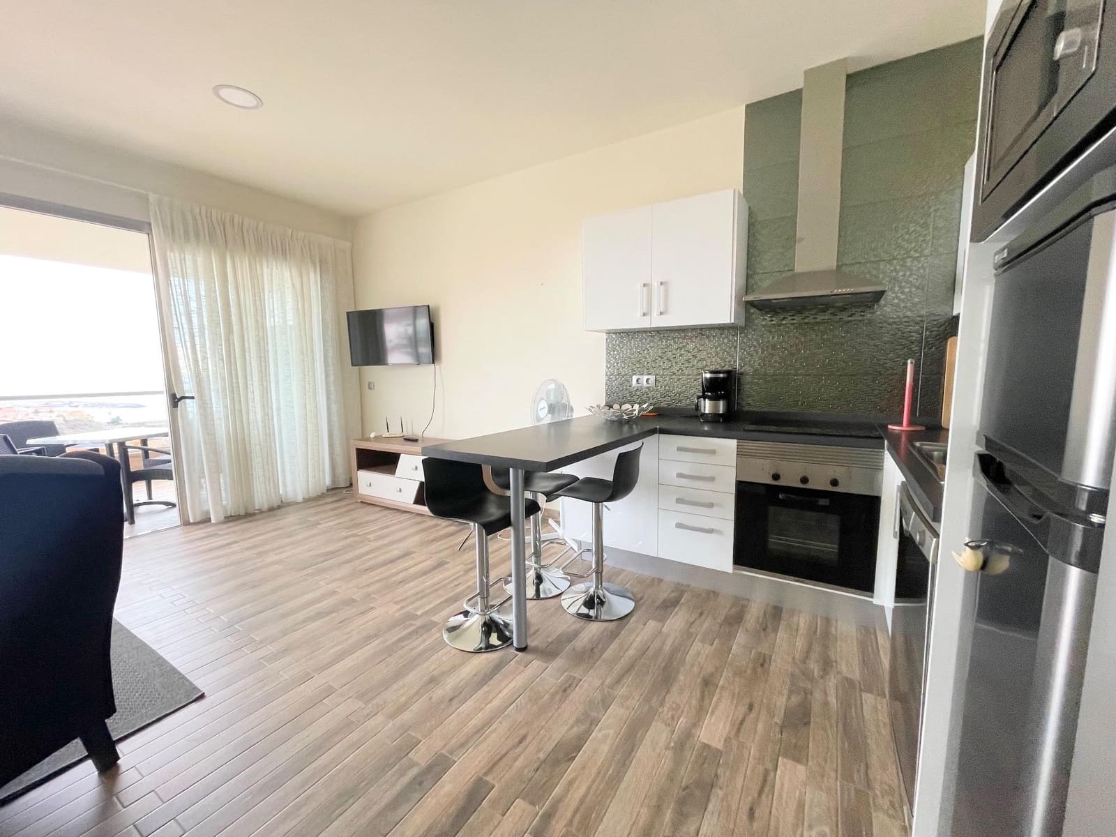 2 soverom Leilighet til leie i Mogan med garasje - € 1 200 (Ref: 9978973)