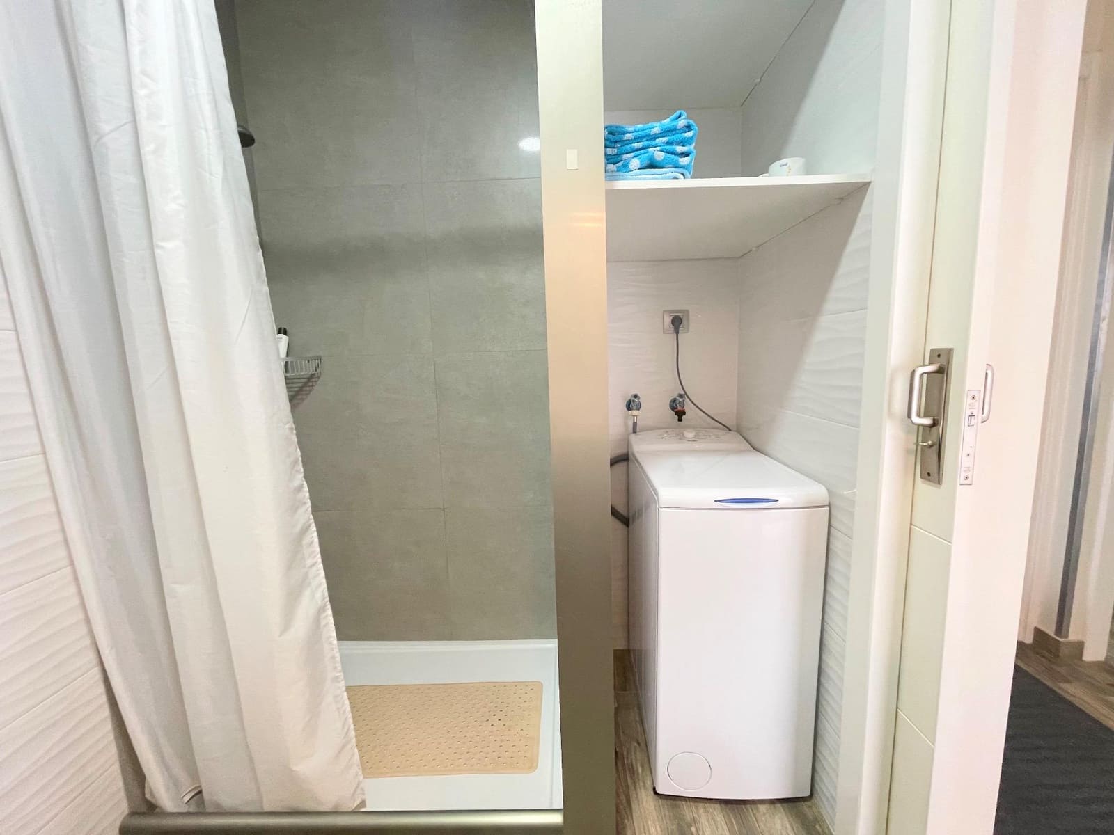 2 soverom Leilighet til leie i Mogan med garasje - € 1 200 (Ref: 9978973)