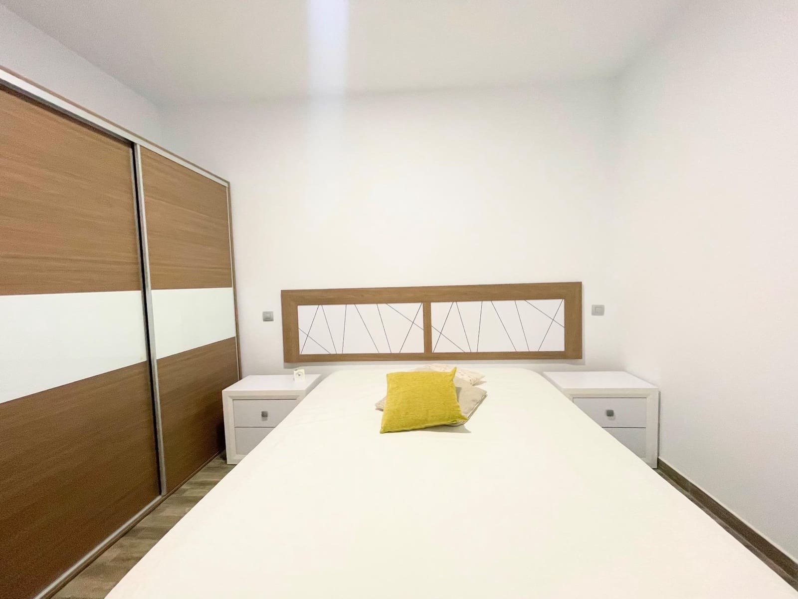 2 soverom Leilighet til leie i Mogan med garasje - € 1 200 (Ref: 9978973)
