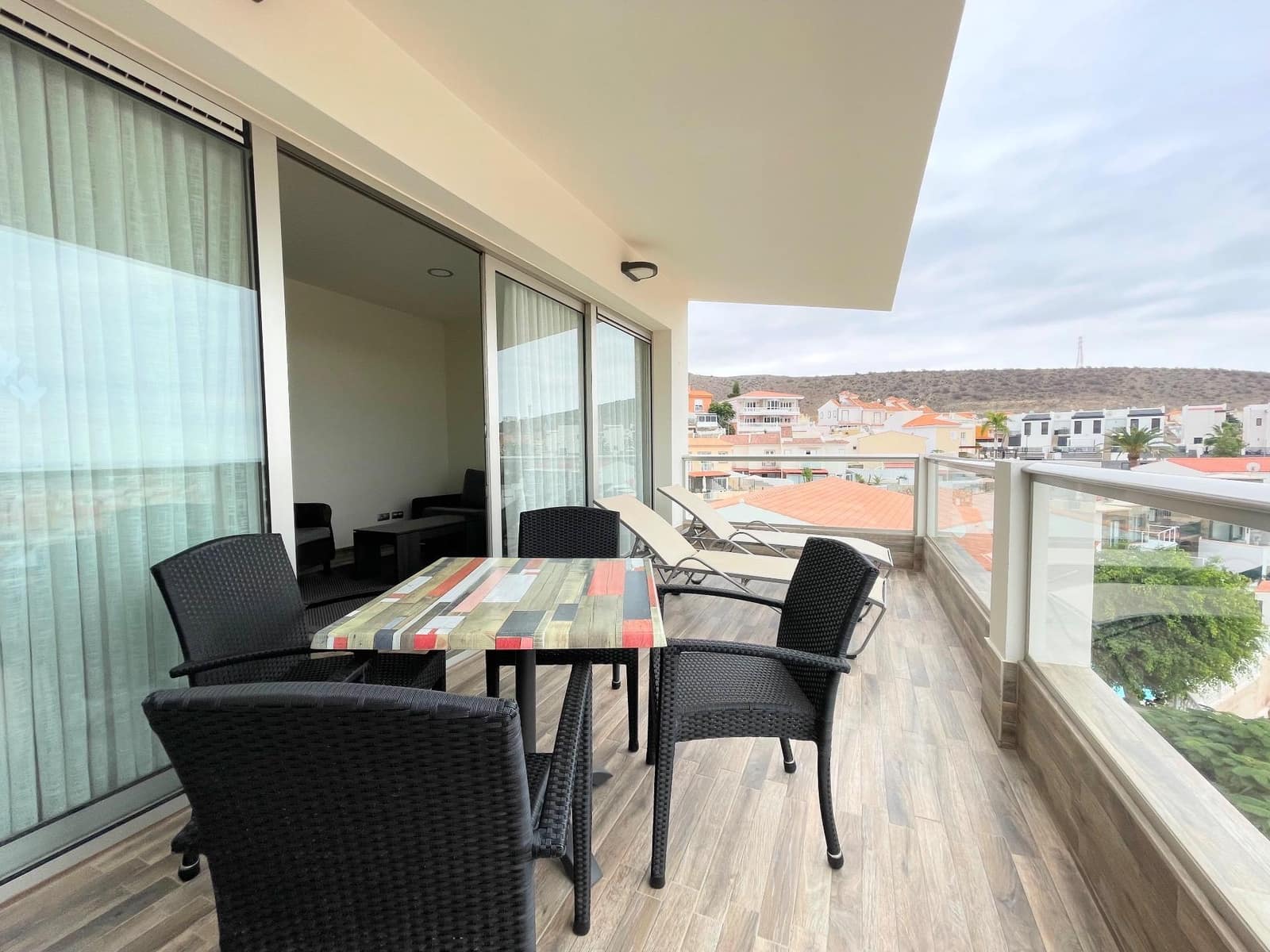 2 soverom Leilighet til leie i Mogan med garasje - € 1 200 (Ref: 9978973)