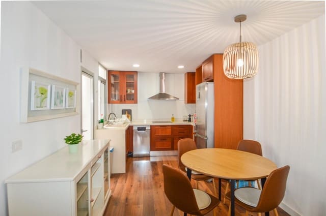 4 quarto Apartamento para arrendar em Telde com garagem - 1 200 € (Ref: 9986959)