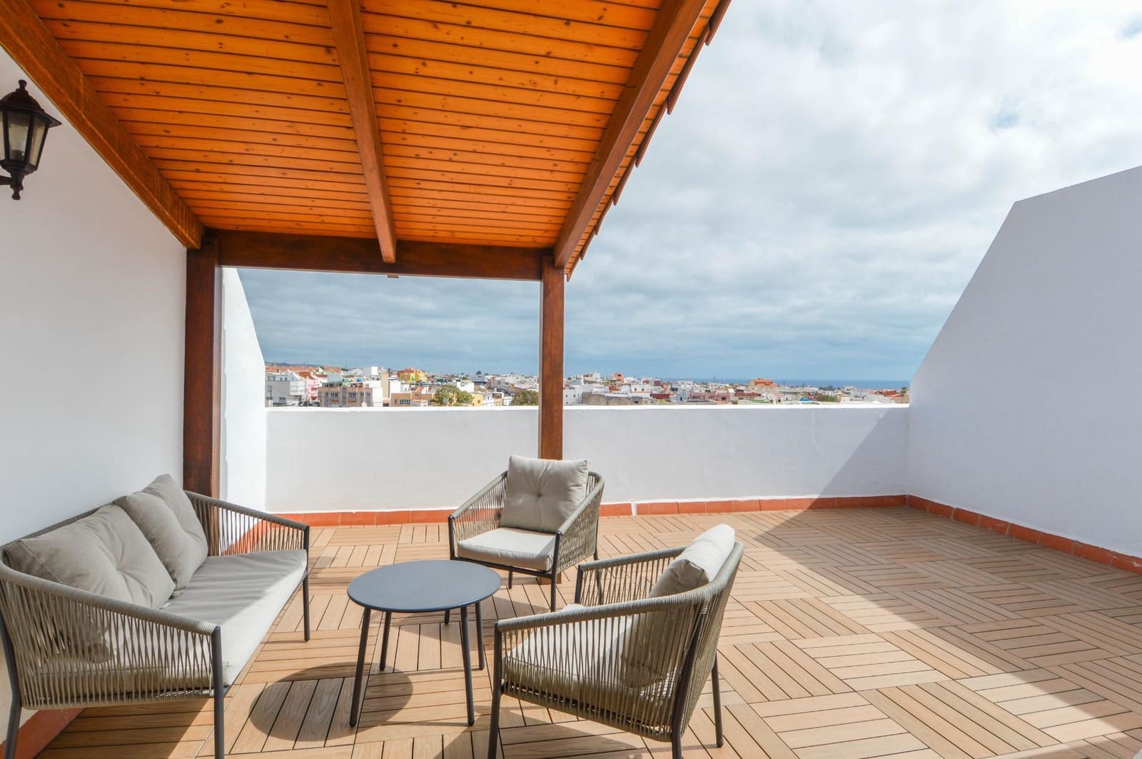 4 quarto Apartamento para arrendar em Telde com garagem - 1 200 € (Ref: 9986959)