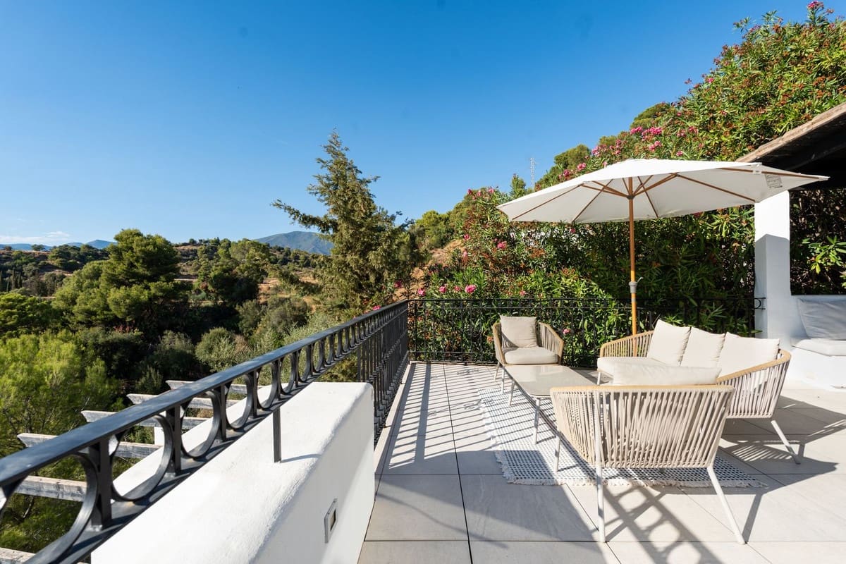 3 camera da letto Villetta Bifamiliare in vendita in Istan con piscina garage - 725.000 € (Rif: 10120764)
