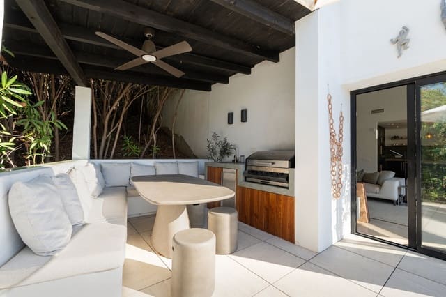 3 slaapkamer Halfvrijstaande villa te koop in Istán met zwembad garage - € 725.000 (Ref: 10120764)