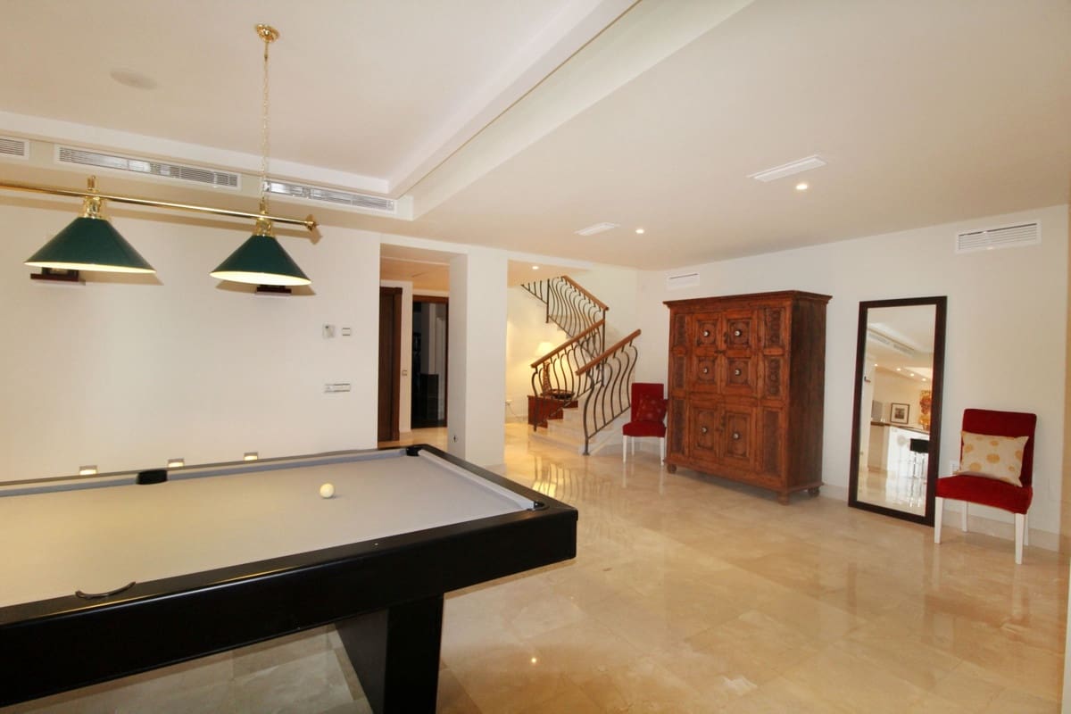 5 bedroom Villa for sale in Benahavis with pool garage - € 1,795,000 (Ref: 9288441)