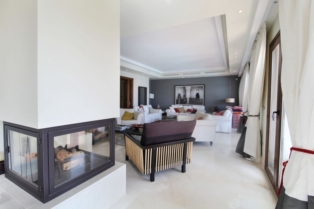 5 bedroom Villa for sale in Benahavis with pool garage - € 1,795,000 (Ref: 9288441)