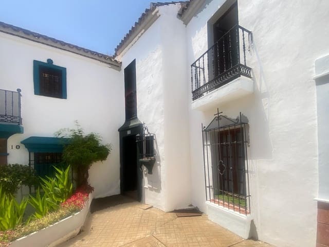 3 bedroom Townhouse for sale in Guadalmina Baja, Marbella with pool - € 600,000 (Ref: 9288443)