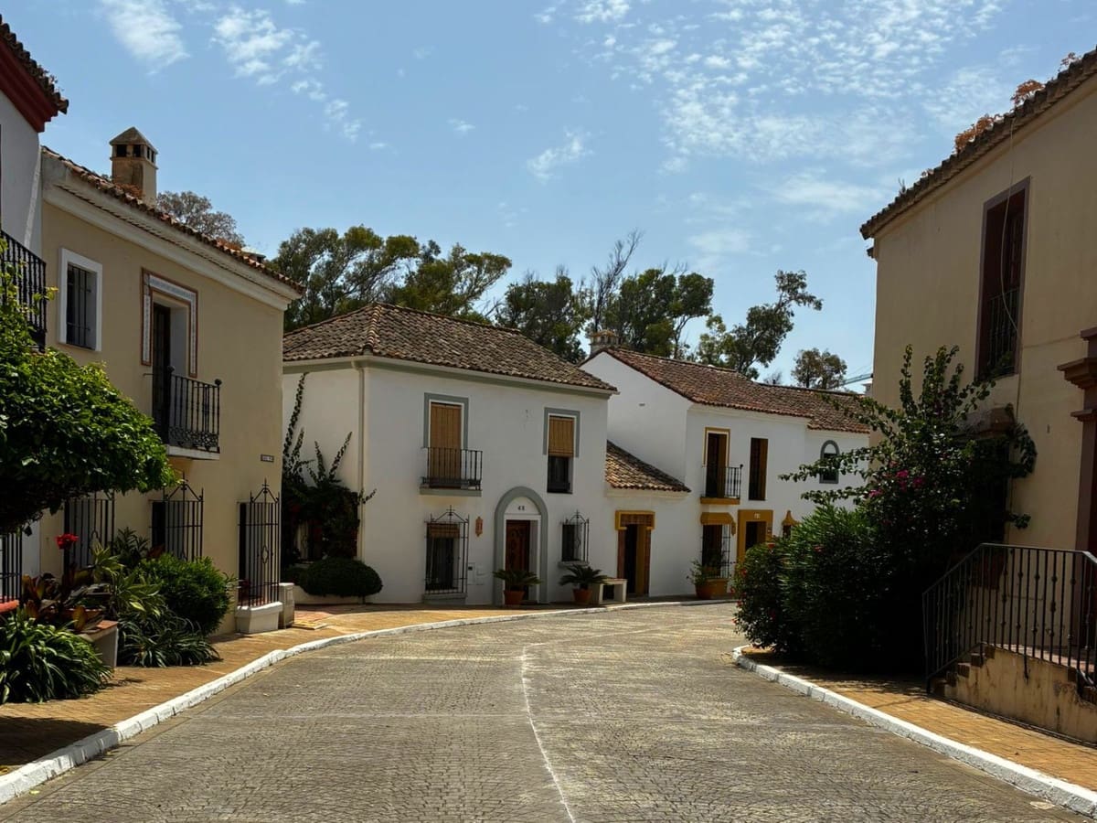 3 bedroom Townhouse for sale in Guadalmina with pool - € 600,000 (Ref: 9288443)