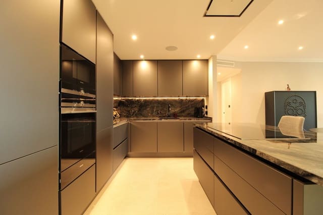3 soveværelse Lejlighed til salg i Sierra Blanca, Marbella med swimmingpool garage - € 1.485.000 (Ref: 9288451)