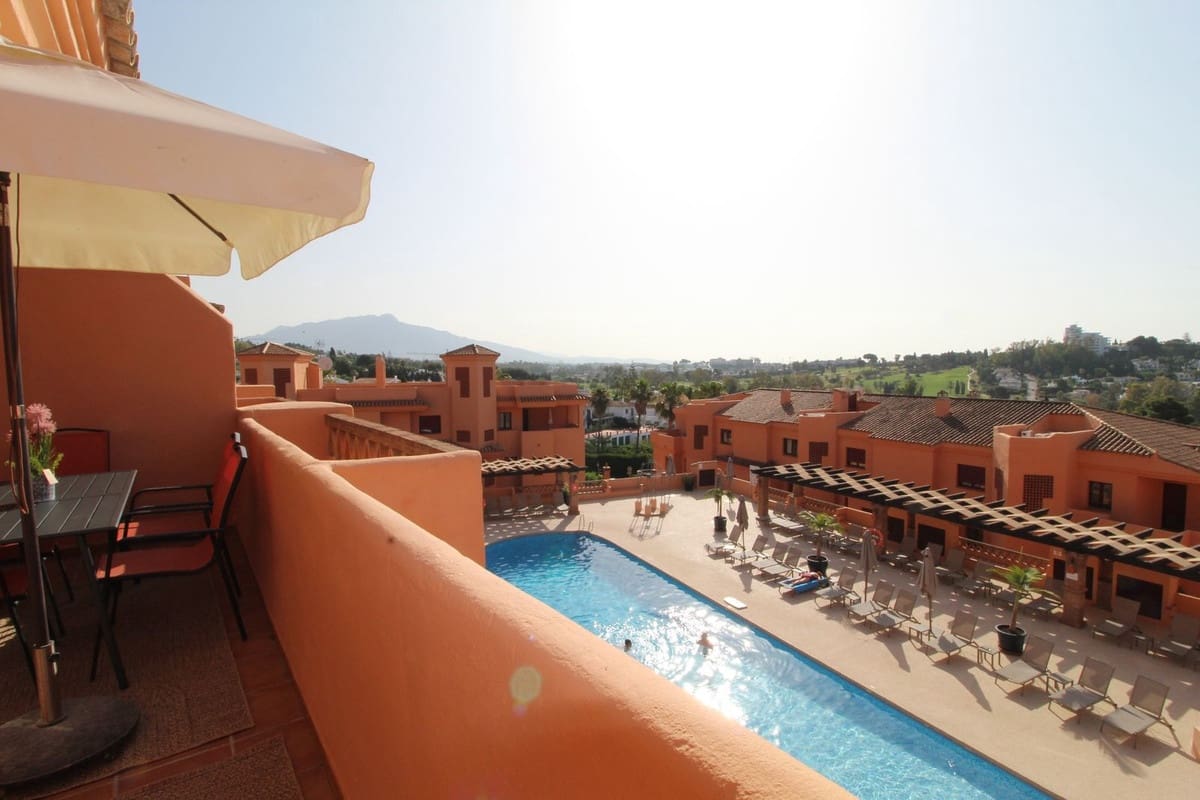 2 Zimmer Apartment zu verkaufen in El Paraiso mit Pool - 310.000 € (Ref: 9288452)