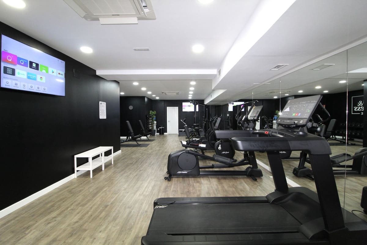 2 soveværelse Lejlighed til salg i El Paraiso med swimmingpool - € 310.000 (Ref: 9288452)