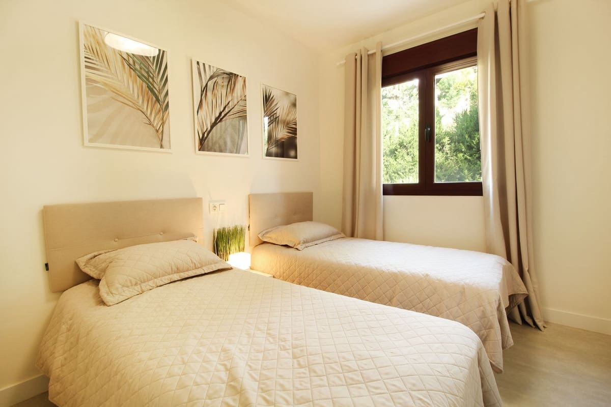 2 slaapkamer Appartement te koop in El Paraiso met zwembad - € 310.000 (Ref: 9288452)